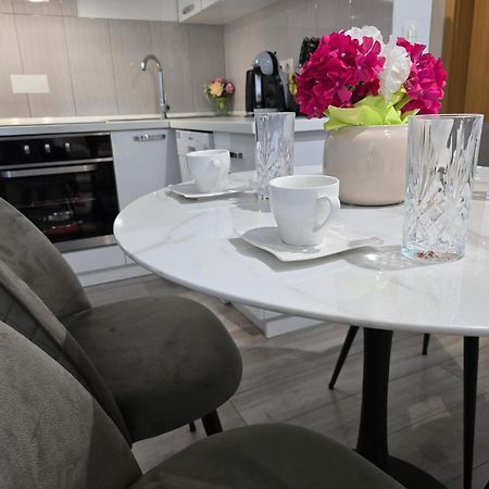 Apartment Blanca With Jacuzzi,Terase And Private Parking Kaštela Exterior foto