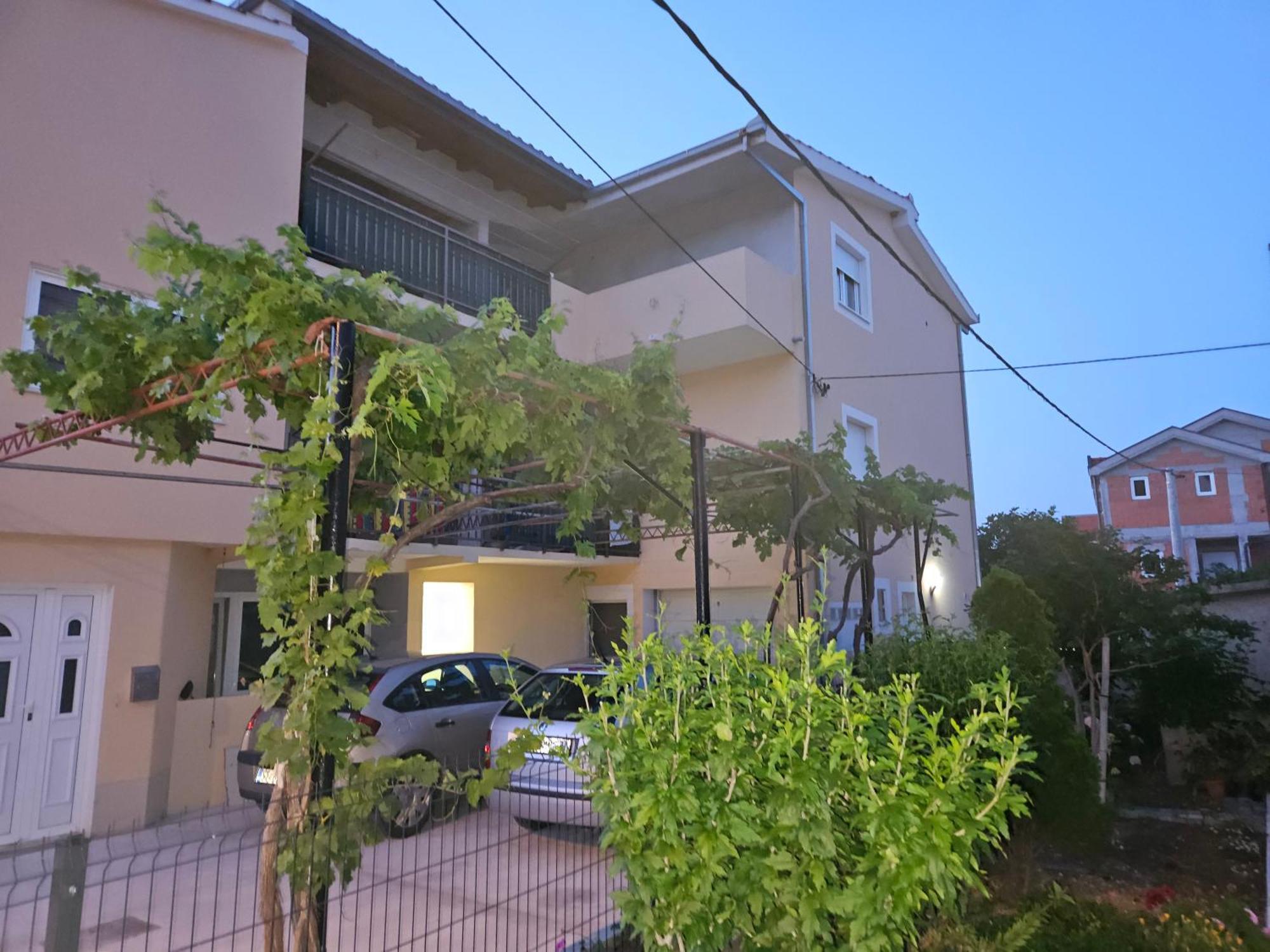 Apartment Blanca With Jacuzzi,Terase And Private Parking Kaštela Exterior foto