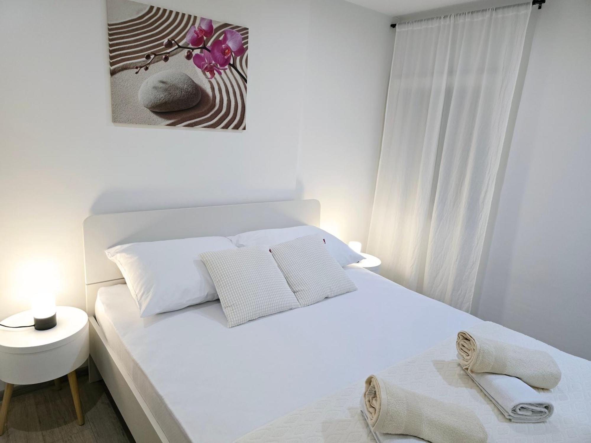 Apartment Blanca With Jacuzzi,Terase And Private Parking Kaštela Exterior foto