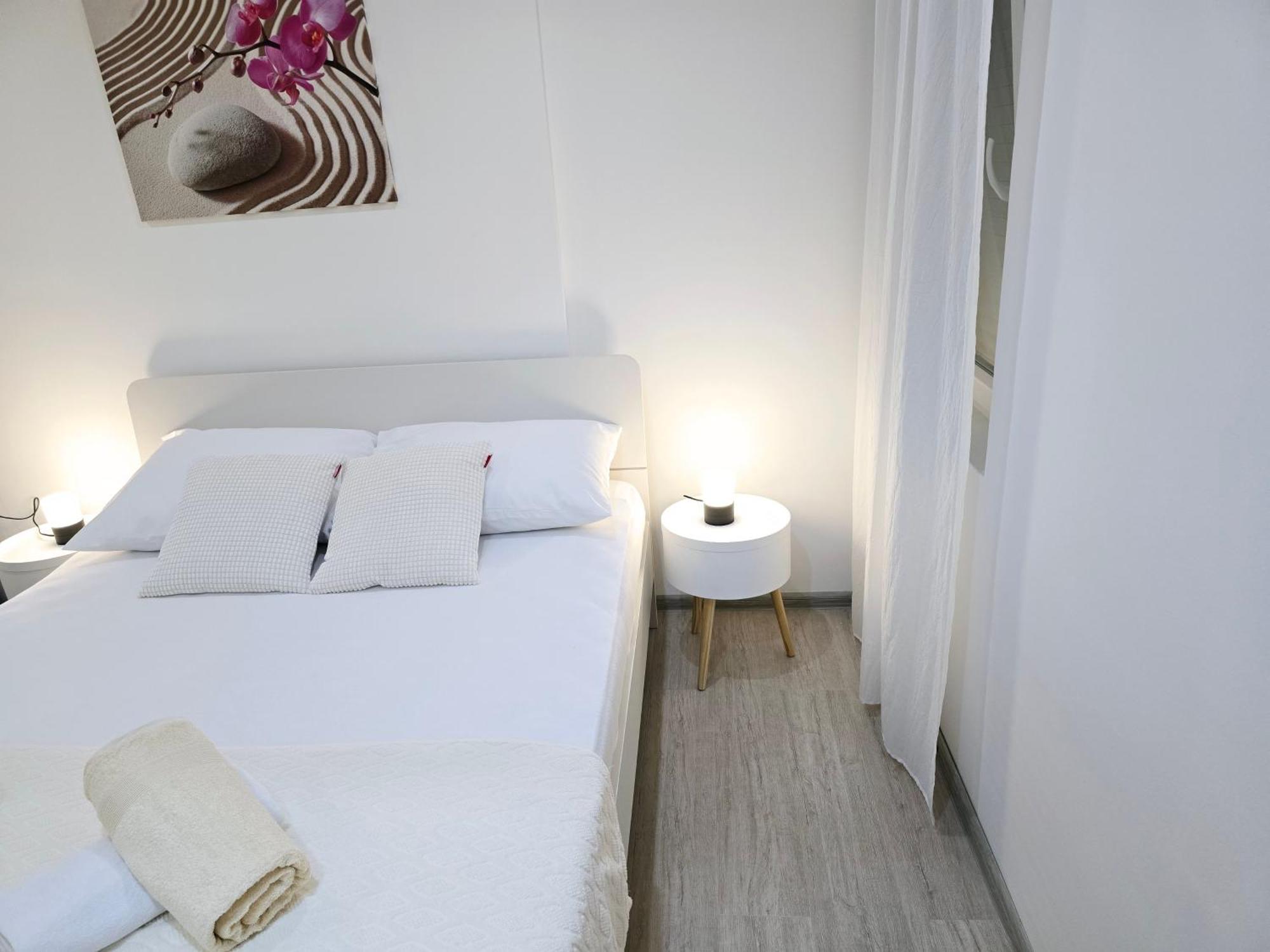 Apartment Blanca With Jacuzzi,Terase And Private Parking Kaštela Exterior foto