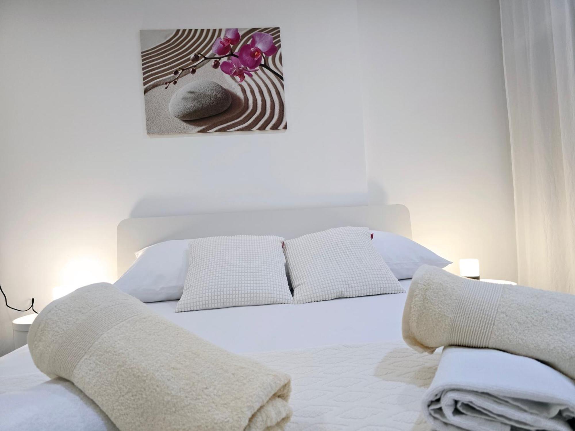 Apartment Blanca With Jacuzzi,Terase And Private Parking Kaštela Exterior foto
