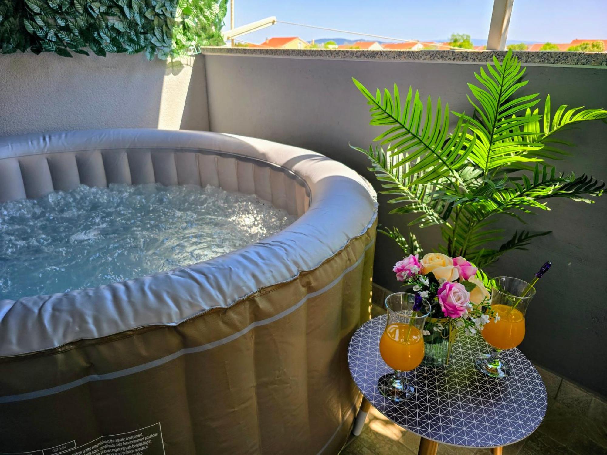 Apartment Blanca With Jacuzzi,Terase And Private Parking Kaštela Exterior foto