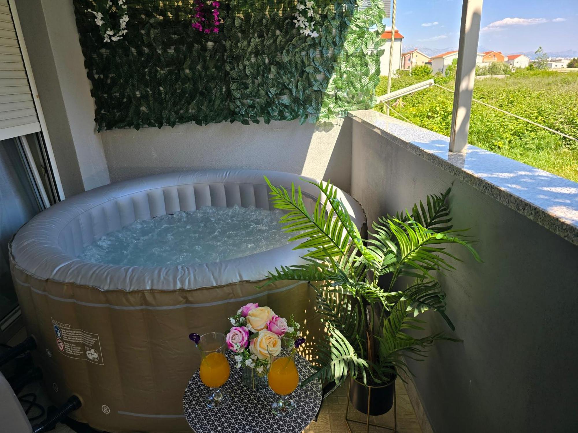 Apartment Blanca With Jacuzzi,Terase And Private Parking Kaštela Exterior foto
